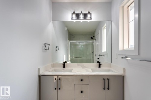 35 Caledon Crescent, Spruce Grove, AB - Indoor Photo Showing Bathroom