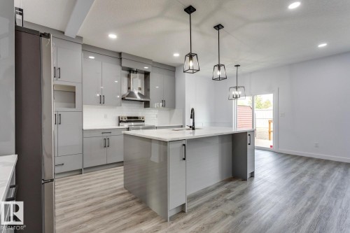 35 Caledon Crescent, Spruce Grove, AB - Indoor Photo Showing Kitchen With Upgraded Kitchen