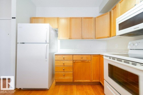 303 4304 139 Avenue, Edmonton, AB - Indoor Photo Showing Kitchen