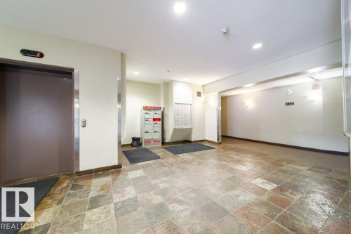 303 4304 139 Avenue, Edmonton, AB - Indoor Photo Showing Other Room