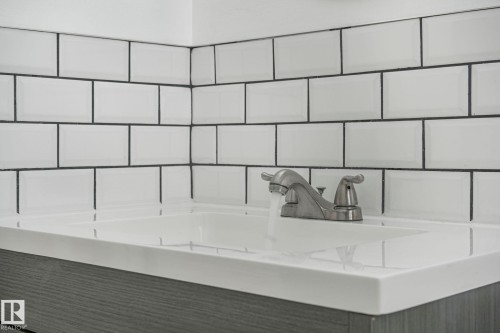 Bathroom view - 13911 117 Avenue, Edmonton, AB - Indoor Photo Showing Other Room