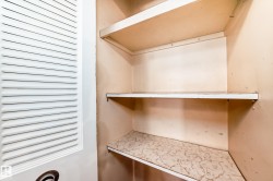 View of unfurnished office - 