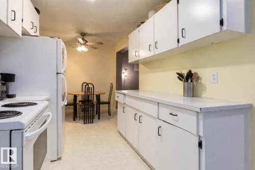 224 Callingwood Two Two, Edmonton, AB - Indoor Photo Showing Kitchen