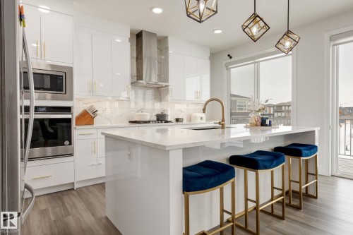 6456 King Wynd, Edmonton, AB - Indoor Photo Showing Kitchen With Upgraded Kitchen