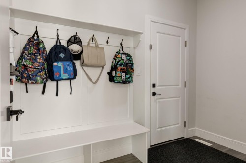 6456 King Wynd, Edmonton, AB - Indoor Photo Showing Other Room