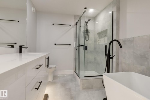 6456 King Wynd, Edmonton, AB - Indoor Photo Showing Bathroom