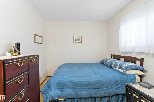 16016 102 Street, Edmonton, AB - Indoor Photo Showing Bedroom