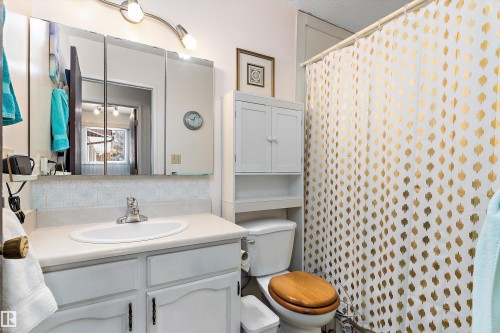16016 102 Street, Edmonton, AB - Indoor Photo Showing Bathroom