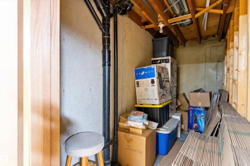 16016 102 Street, Edmonton, AB - Indoor