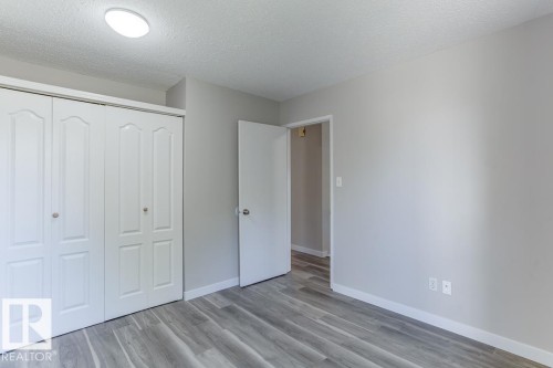 7032 Mill Woods Road S, Edmonton, AB - Indoor Photo Showing Other Room