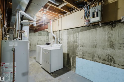 7032 Mill Woods Road S, Edmonton, AB - Indoor Photo Showing Laundry Room