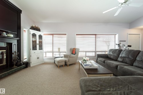 5319 51 Avenue, Rural Lac Ste. Anne County, AB - Indoor Photo Showing Living Room