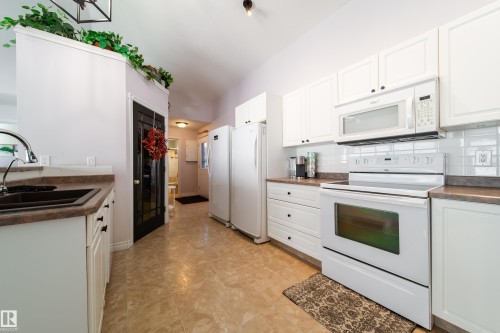 5319 51 Avenue, Rural Lac Ste. Anne County, AB - Indoor Photo Showing Kitchen