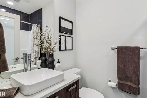 3112 Allan Landing Landing, Edmonton, AB - Indoor Photo Showing Bathroom