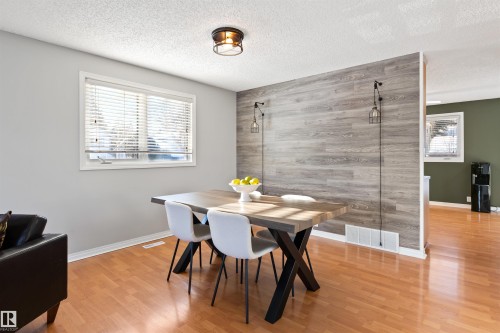 40 Windsor Crescent, St. Albert, AB - Indoor Photo Showing Dining Room