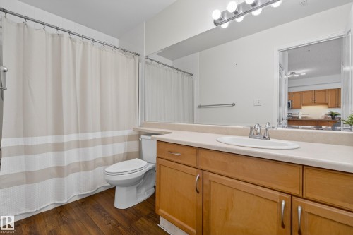 415 12111 51 Avenue, Edmonton, AB - Indoor Photo Showing Bathroom