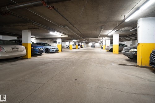 415 12111 51 Avenue, Edmonton, AB - Indoor Photo Showing Garage