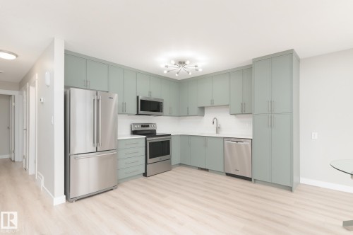 5 Brown Street, Stony Plain, AB - Indoor Photo Showing Kitchen