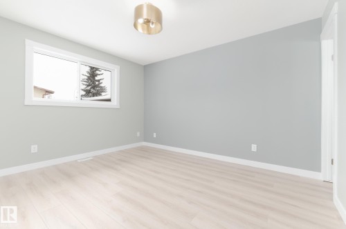 5 Brown Street, Stony Plain, AB - Indoor Photo Showing Other Room