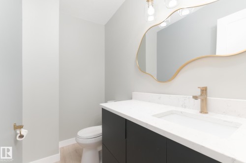 5 Brown Street, Stony Plain, AB - Indoor Photo Showing Bathroom