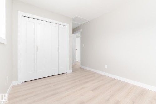 5 Brown Street, Stony Plain, AB - Indoor Photo Showing Other Room