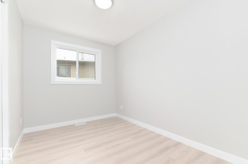 5 Brown Street, Stony Plain, AB - Indoor Photo Showing Other Room