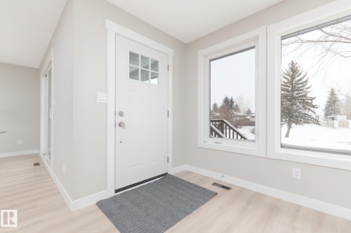 5 Brown Street, Stony Plain, AB - Indoor Photo Showing Other Room