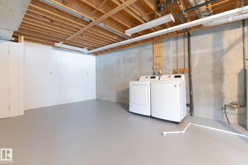 5 Brown Street, Stony Plain, AB - Indoor Photo Showing Laundry Room