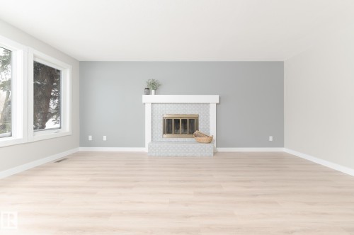 5 Brown Street, Stony Plain, AB - Indoor With Fireplace