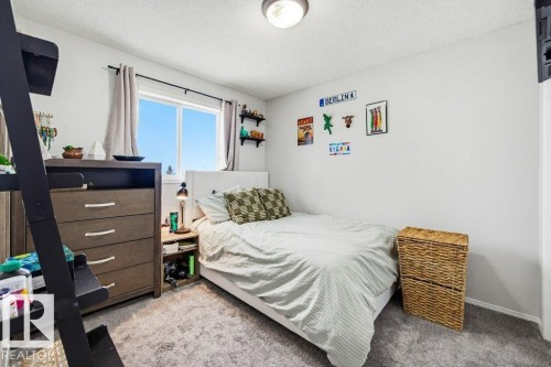 2 Heatherlands Way, Spruce Grove, AB - Indoor Photo Showing Bedroom