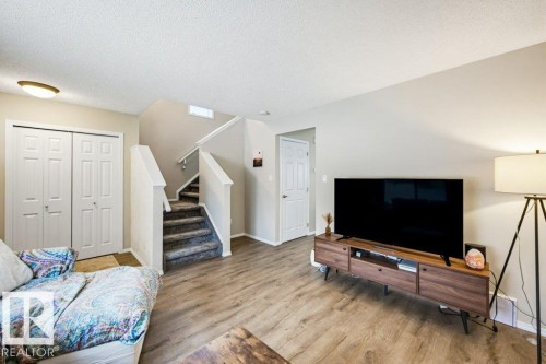 2 Heatherlands Way, Spruce Grove, AB - Indoor Photo Showing Living Room