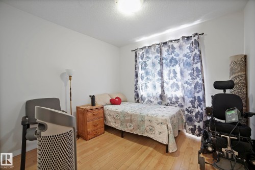 205 9517 160 Avenue, Edmonton, AB - Indoor Photo Showing Bedroom