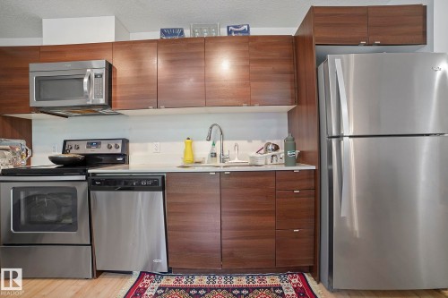 205 9517 160 Avenue, Edmonton, AB - Indoor Photo Showing Kitchen