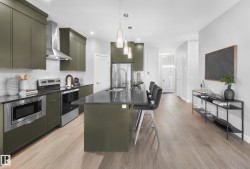 5637 HAWTHORN Way  Edmonton, AB T6X 3K7