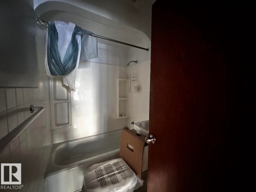 11439 80 Avenue, Edmonton, AB - Indoor Photo Showing Other Room