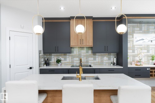 353 Roberts Wynd, Leduc, AB - Indoor Photo Showing Kitchen With Upgraded Kitchen