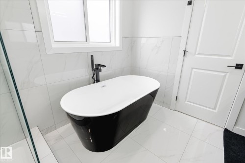 353 Roberts Wynd, Leduc, AB - Indoor Photo Showing Bathroom