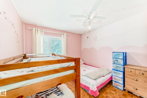 4315 89 Street, Edmonton, AB - Indoor Photo Showing Bedroom