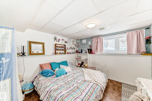 4315 89 Street, Edmonton, AB - Indoor Photo Showing Bedroom