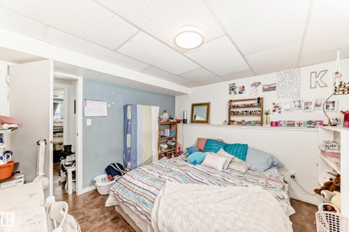 4315 89 Street, Edmonton, AB - Indoor Photo Showing Bedroom