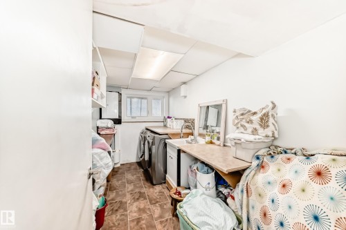 4315 89 Street, Edmonton, AB - Indoor