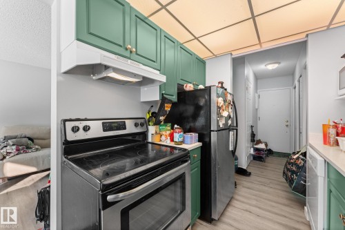 10 11219 103A Avenue, Edmonton, AB - Indoor Photo Showing Kitchen