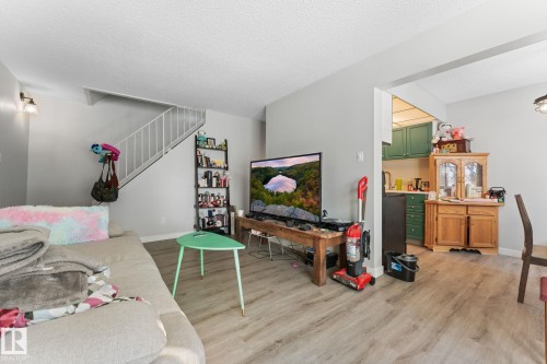 10 11219 103A Avenue, Edmonton, AB - Indoor