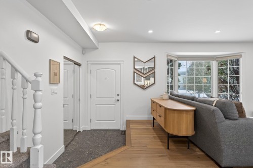 632 Wahstao Road, Edmonton, AB - Indoor Photo Showing Other Room