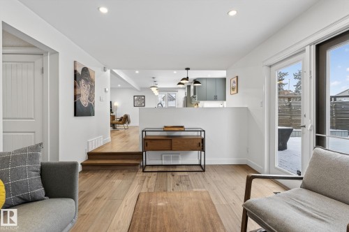 632 Wahstao Road, Edmonton, AB - Indoor