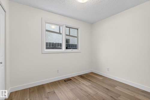 632 Wahstao Road, Edmonton, AB - Indoor Photo Showing Other Room
