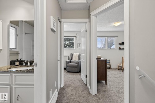 632 Wahstao Road, Edmonton, AB - Indoor