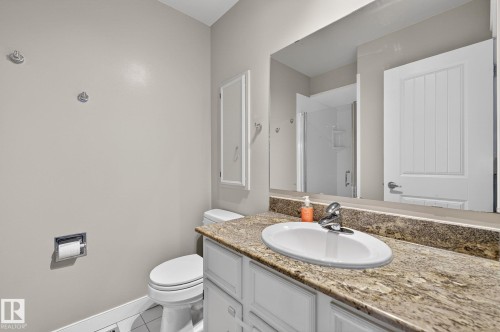 632 Wahstao Road, Edmonton, AB - Indoor Photo Showing Bathroom