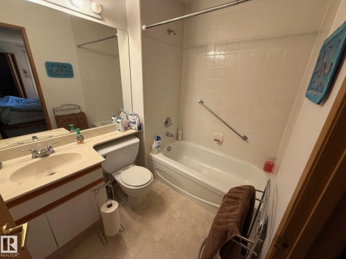 5935 189 Street, Edmonton, AB - Indoor Photo Showing Bathroom