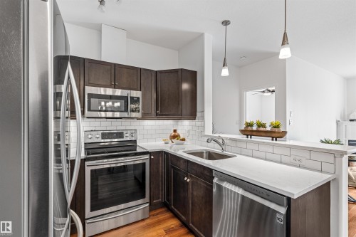 Edmonton, AB - Indoor Photo Showing Kitchen With Upgraded Kitchen
